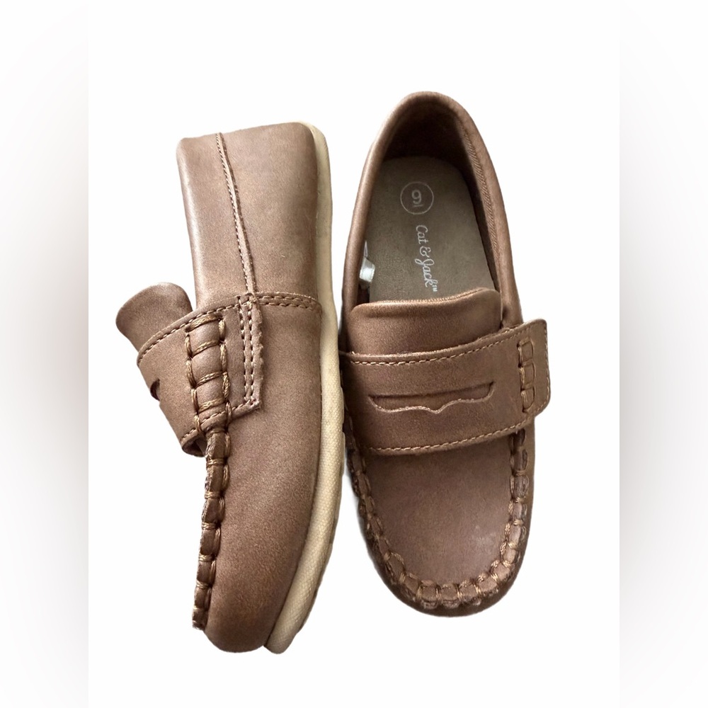 Cat & Jack Tan Kids Moccasins - Picture 2 of 3